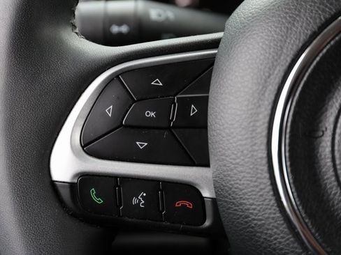 Used 2020 Jeep Renegade Latitude image 19