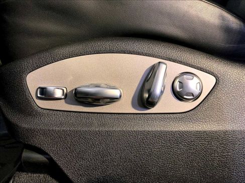 Certified 2025 Porsche Macan image 39