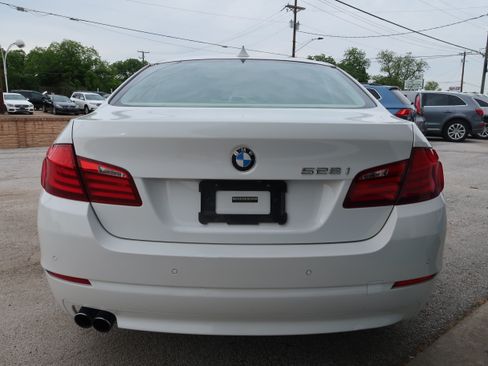 Used 2011 BMW 528i Sedan RWD image 10