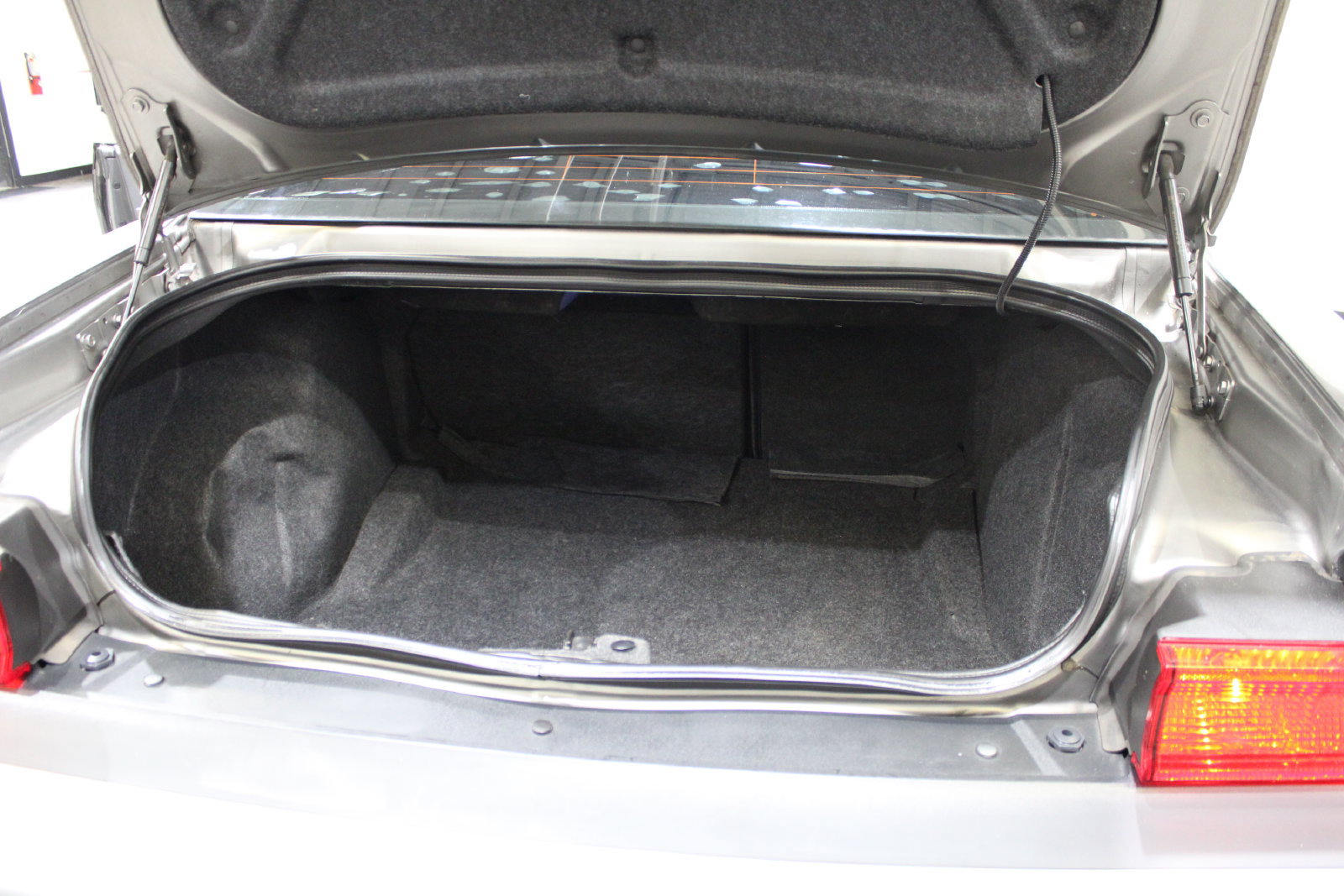 Used 2011 Dodge Challenger R/T RWD image 22