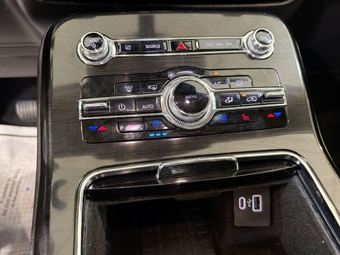 Used 2022 Lincoln Nautilus Reserve image 20