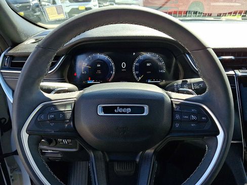 Used 2023 Jeep Grand Cherokee L Laredo AWD/4WD image 22