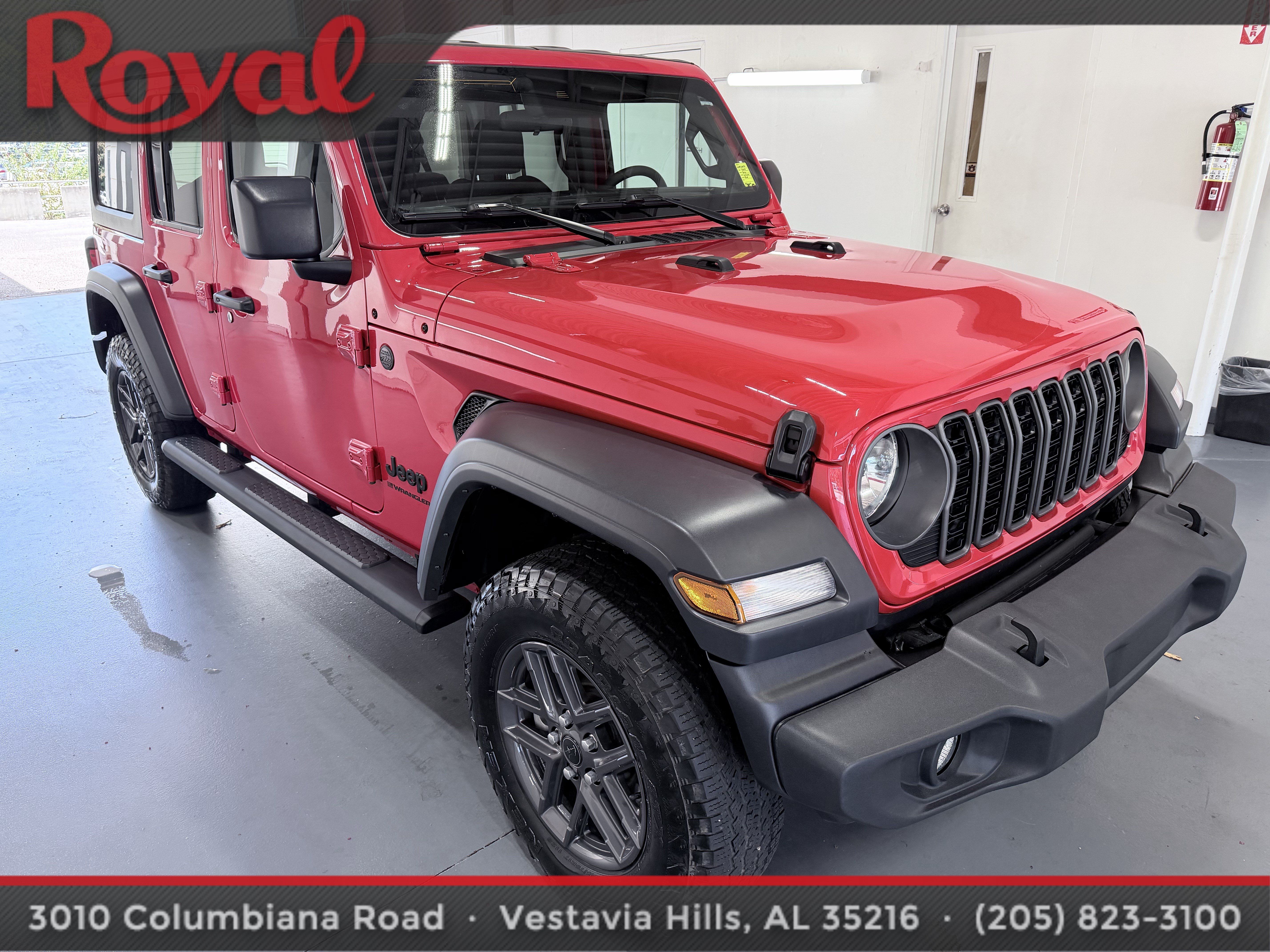Used 2024 Jeep Wrangler Unlimited Sport AWD/4WD image 3