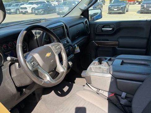 Used 2021 Chevrolet Silverado 1500 LT AWD/4WD image 3