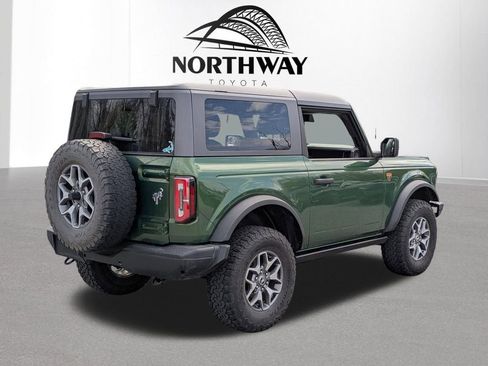 Used 2022 Ford Bronco Badlands image 4