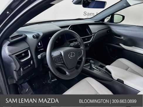 Used 2025 Lexus UX 300h FWD w/ Accessory Package (Z1) image 9