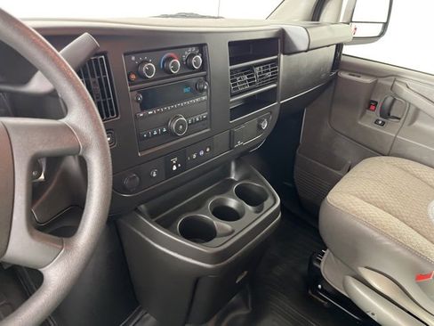 Used 2024 Chevrolet Express 2500 image 27
