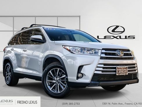 Used 2019 Toyota Highlander XLE w/ Carpet Mat Package (TMS) image 1