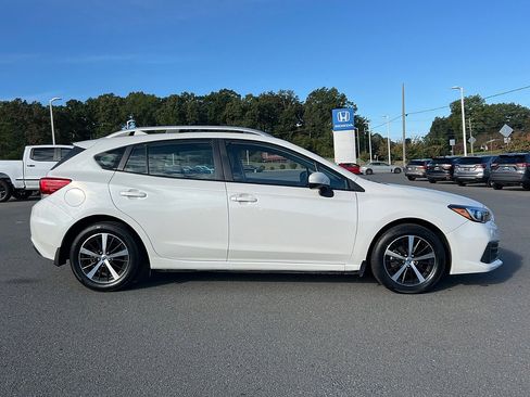 Used 2023 Subaru Impreza Premium image 2