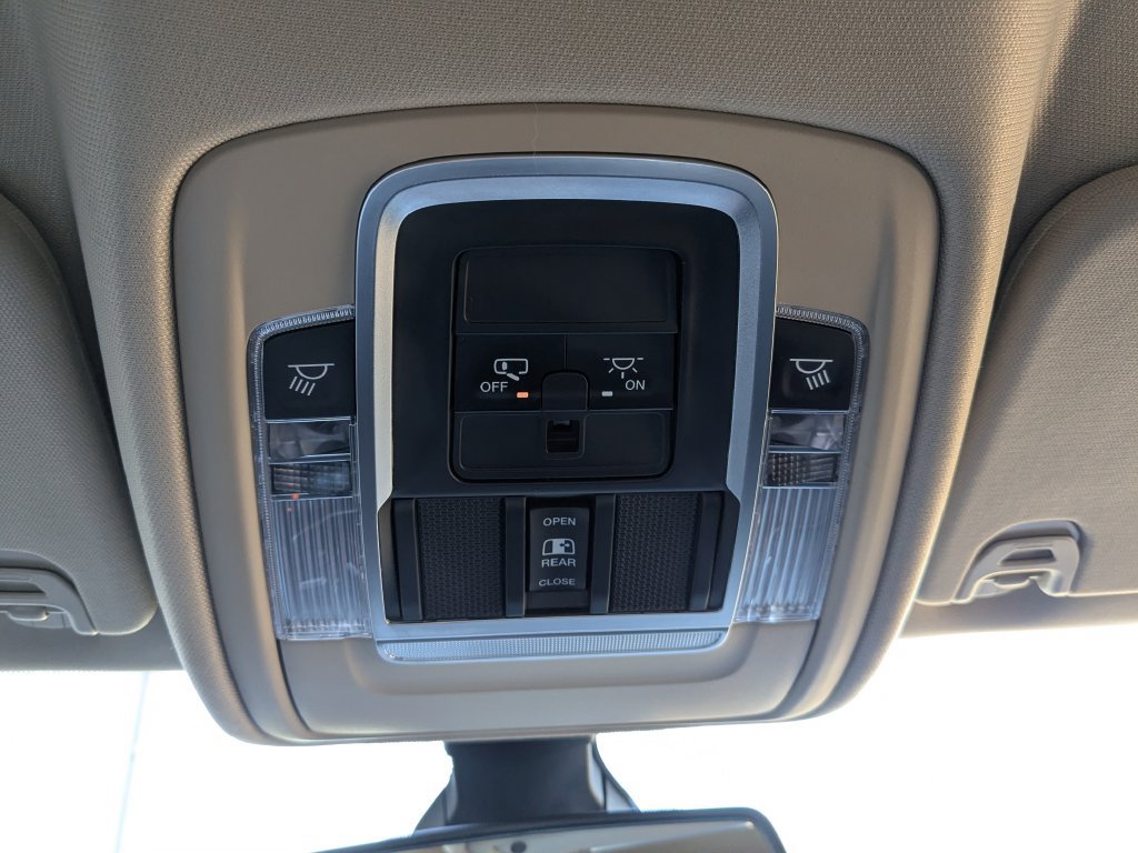 Used 2019 RAM 1500 Laramie AWD/4WD image 20