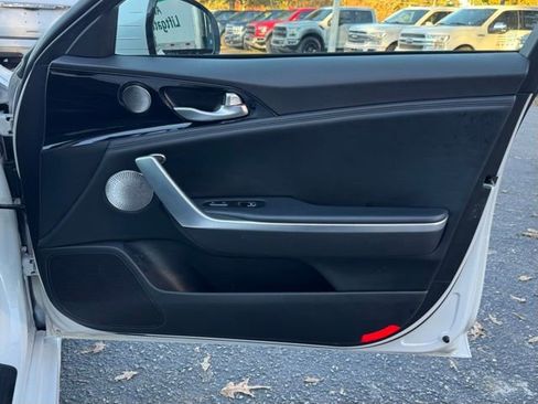 Used 2018 Kia Stinger Premium image 10