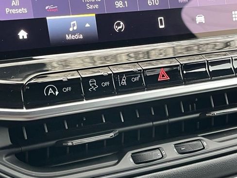 Used 2022 Jeep Compass Limited image 35