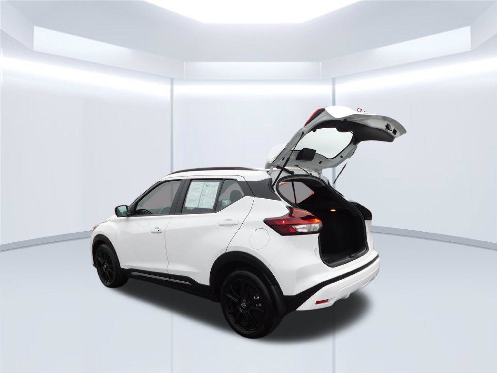 Used 2024 Nissan Kicks SR FWD image 20