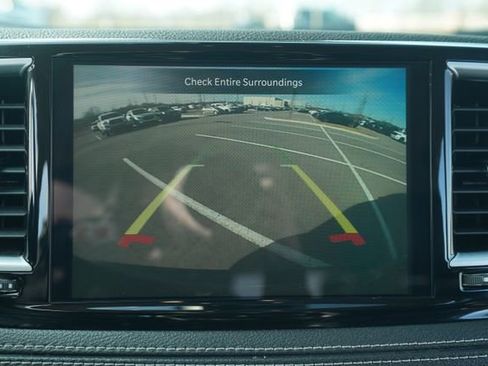 Used 2023 Chrysler Pacifica Limited image 28