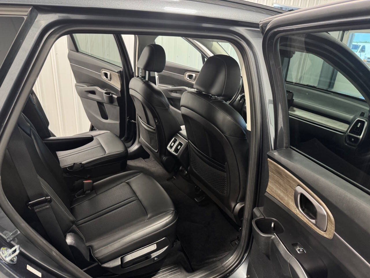 Used 2021 Kia Sorento EX AWD/4WD image 29