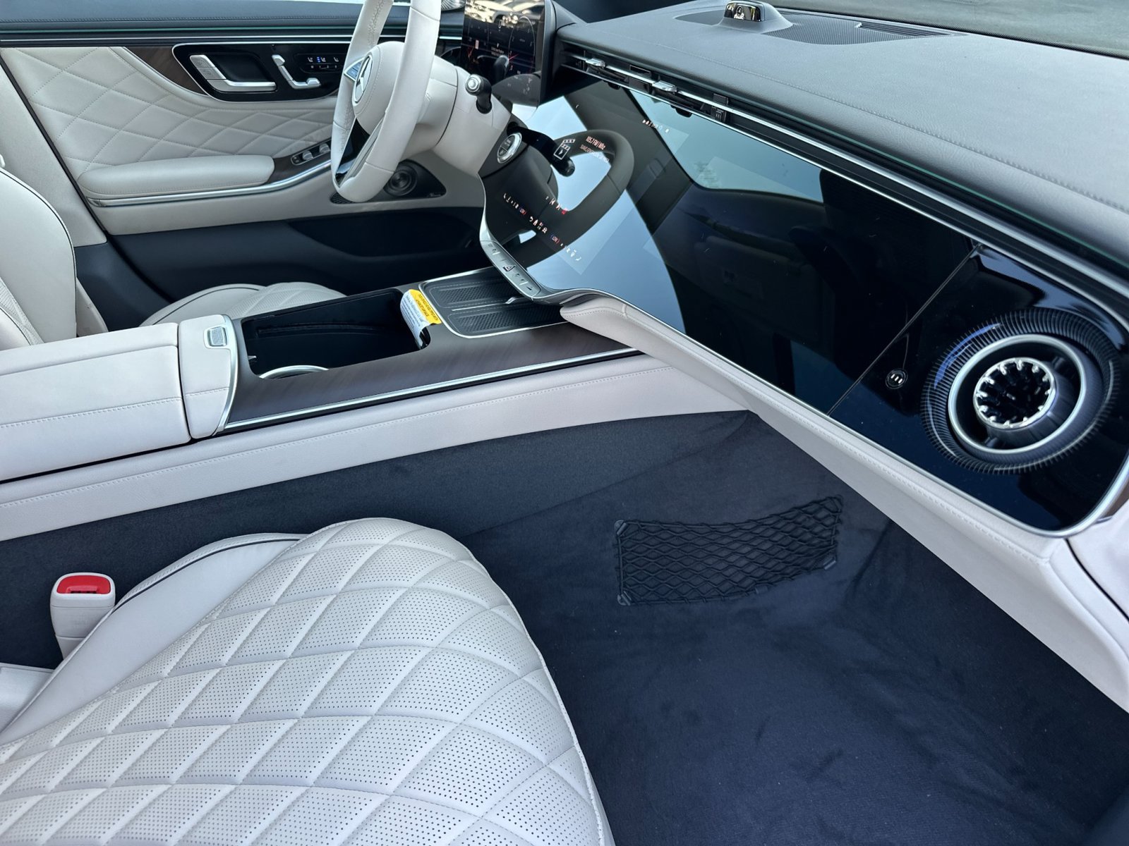 New 2027 Mercedes-Benz S 580 4MATIC Sedan image 16