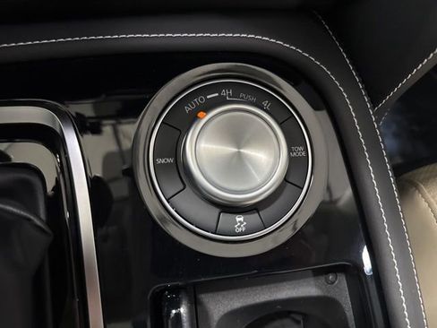 Used 2024 INFINITI QX80 Premium Select w/ Cargo Package image 25