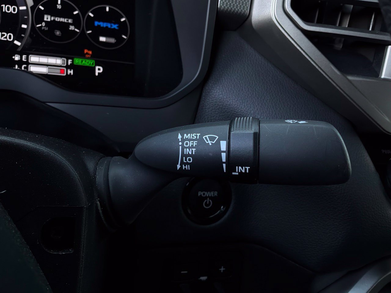 Used 2025 Toyota Tundra Limited AWD/4WD image 45