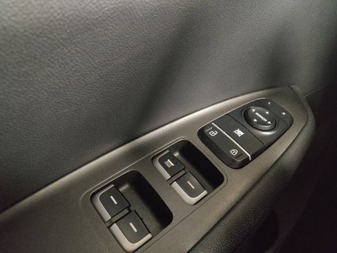 Used 2018 Kia Optima S w/ Panoramic Sunroof Package image 27