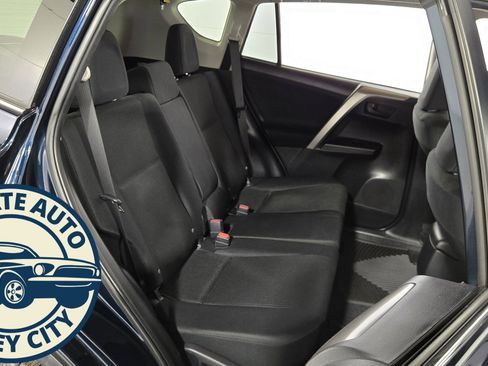 Used 2018 Toyota RAV4 LE w/ All Weather Liner Package image 29