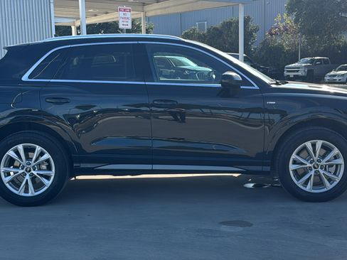 Certified 2025 Audi Q3 2.0T Premium image 8