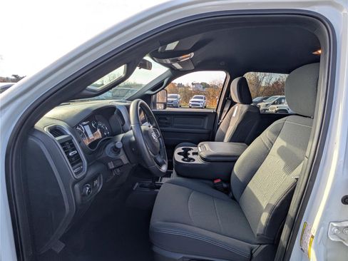 Used 2024 RAM 3500 Tradesman w/ Chrome Appearance Group image 16