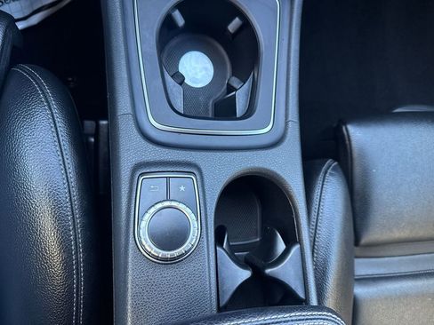 Used 2019 Mercedes-Benz GLA 250 4MATIC image 24