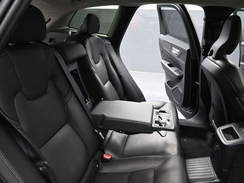 Used 2023 Volvo XC60 T8 Ultimate w/ Climate Package image 20