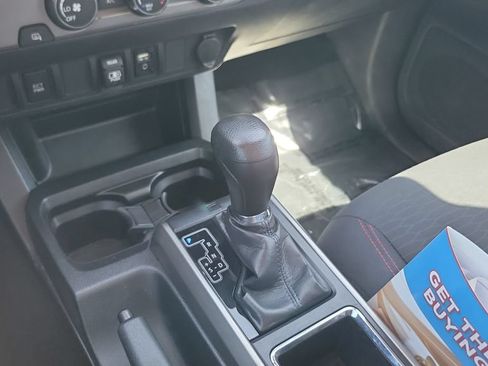 Used 2019 Toyota Tacoma SR5 RWD image 15