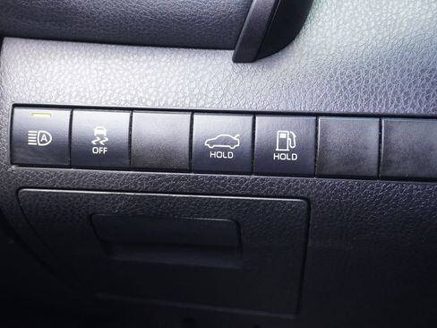 Used 2022 Toyota Camry SE w/ Audio Upgrade Package FWD image 13