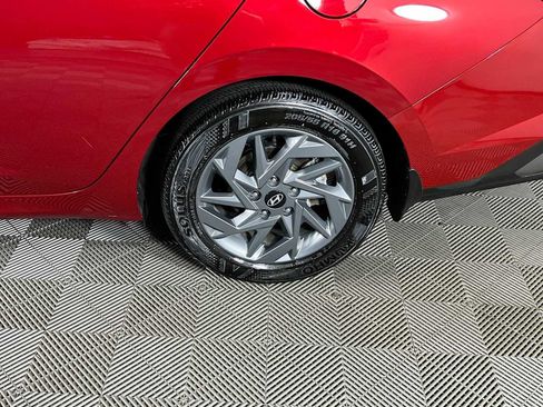 Used 2025 Hyundai Elantra Hybrid FWD image 30