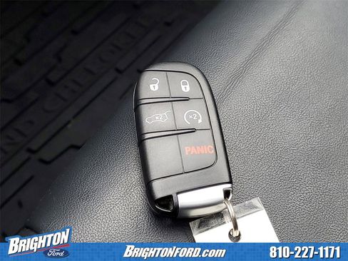 Used 2021 Jeep Grand Cherokee Limited image 31