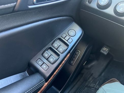 Used 2018 Chevrolet Suburban Premier image 11