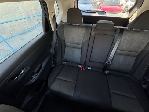 Used 2025 Nissan Rogue SV FWD image 41
