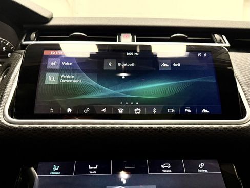 Used 2018 Land Rover Range Rover Velar S AWD/4WD image 31