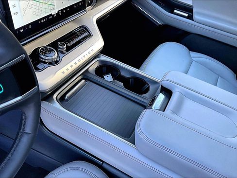 Used 2025 Ford Expedition Max Active image 12