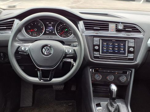 Used 2021 Volkswagen Tiguan S image 4