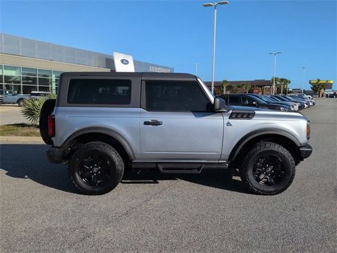 Used 2023 Ford Bronco Black Diamond image 3