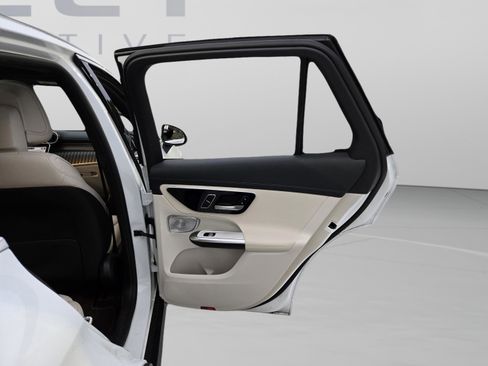 Used 2024 Mercedes-Benz GLC 300 image 20