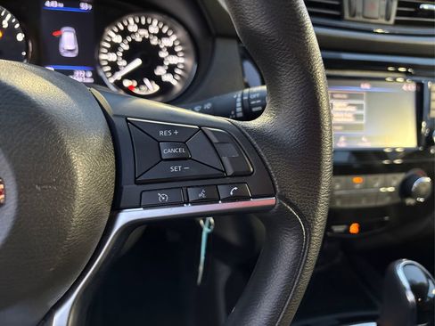 Used 2018 Nissan Rogue S image 24