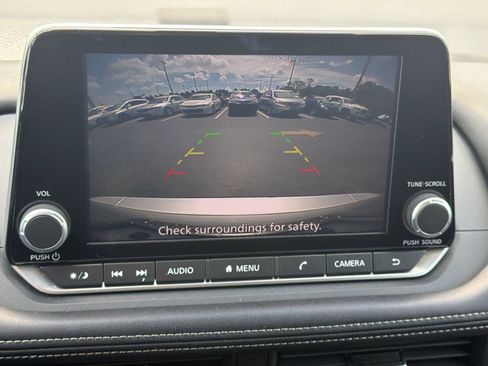 Used 2025 Nissan Rogue SV AWD/4WD image 25