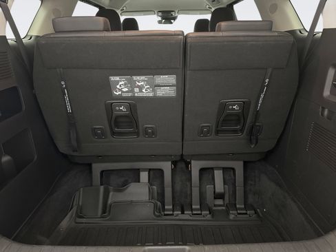 Used 2024 Kia Carnival EX image 22