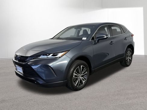 Used 2024 Toyota Venza LE image 1