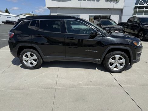 Used 2018 Jeep Compass Latitude w/ Popular Equipment Group AWD/4WD image 9