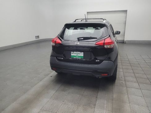 Used 2018 Nissan Kicks SR w/ Premium Package FWD image 7