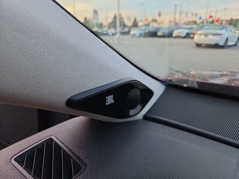 Used 2019 Toyota Avalon Limited FWD image 23