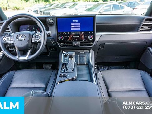 Used 2025 Lexus GX 550 w/ Accessory Package (2T) AWD/4WD image 27