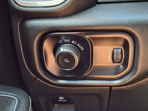 Used 2024 RAM 1500 Laramie RWD image 11