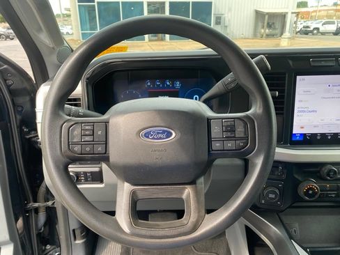 Used 2023 Ford F250 XLT w/ Black Appearance Package AWD/4WD image 18