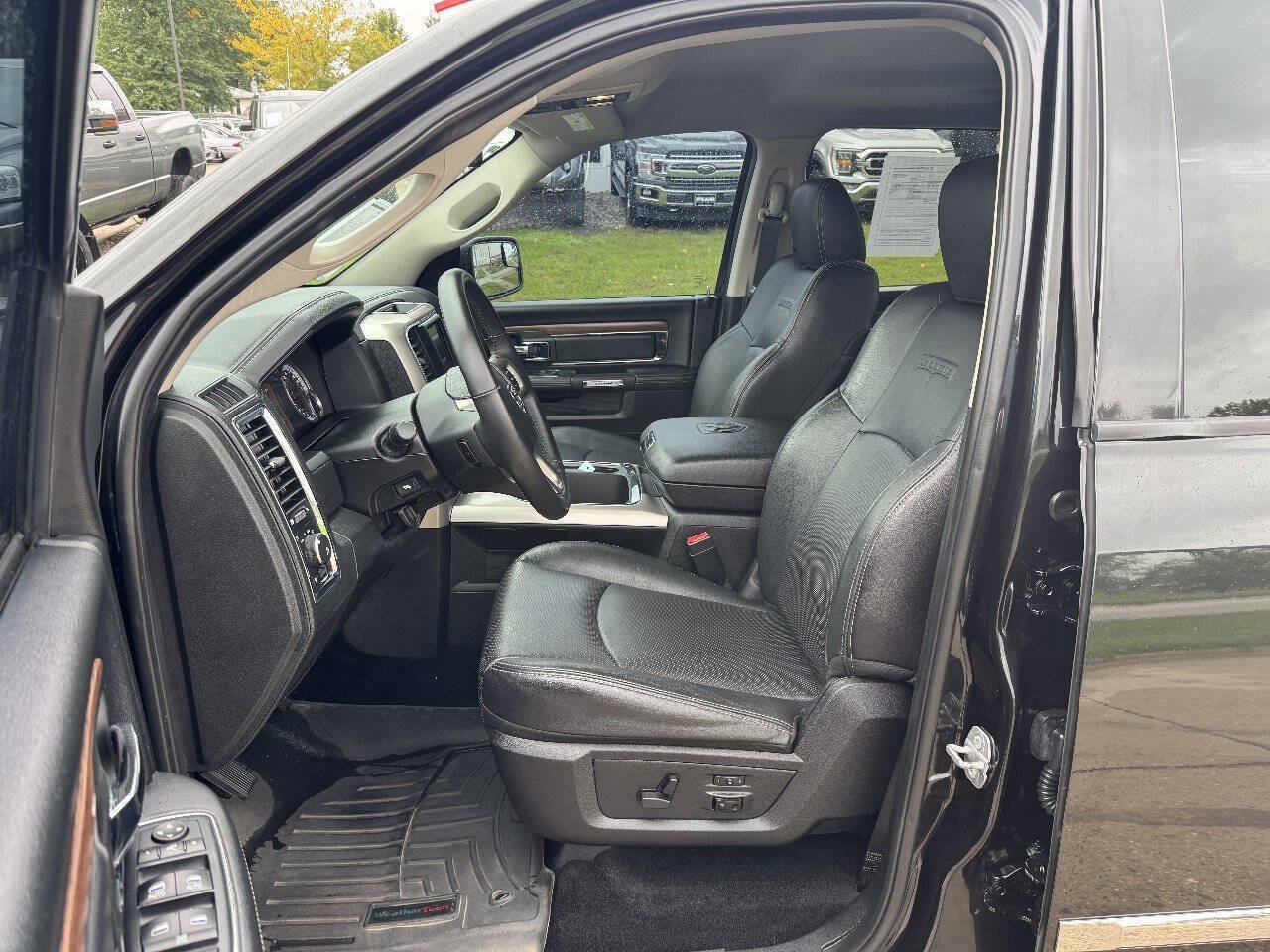 Used 2016 RAM 1500 Laramie w/ Convenience Group AWD/4WD image 11